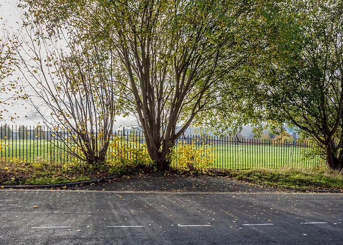 Coronation House By Yourstays - 3 Bedroom House In Newcastle-Under-Lyme