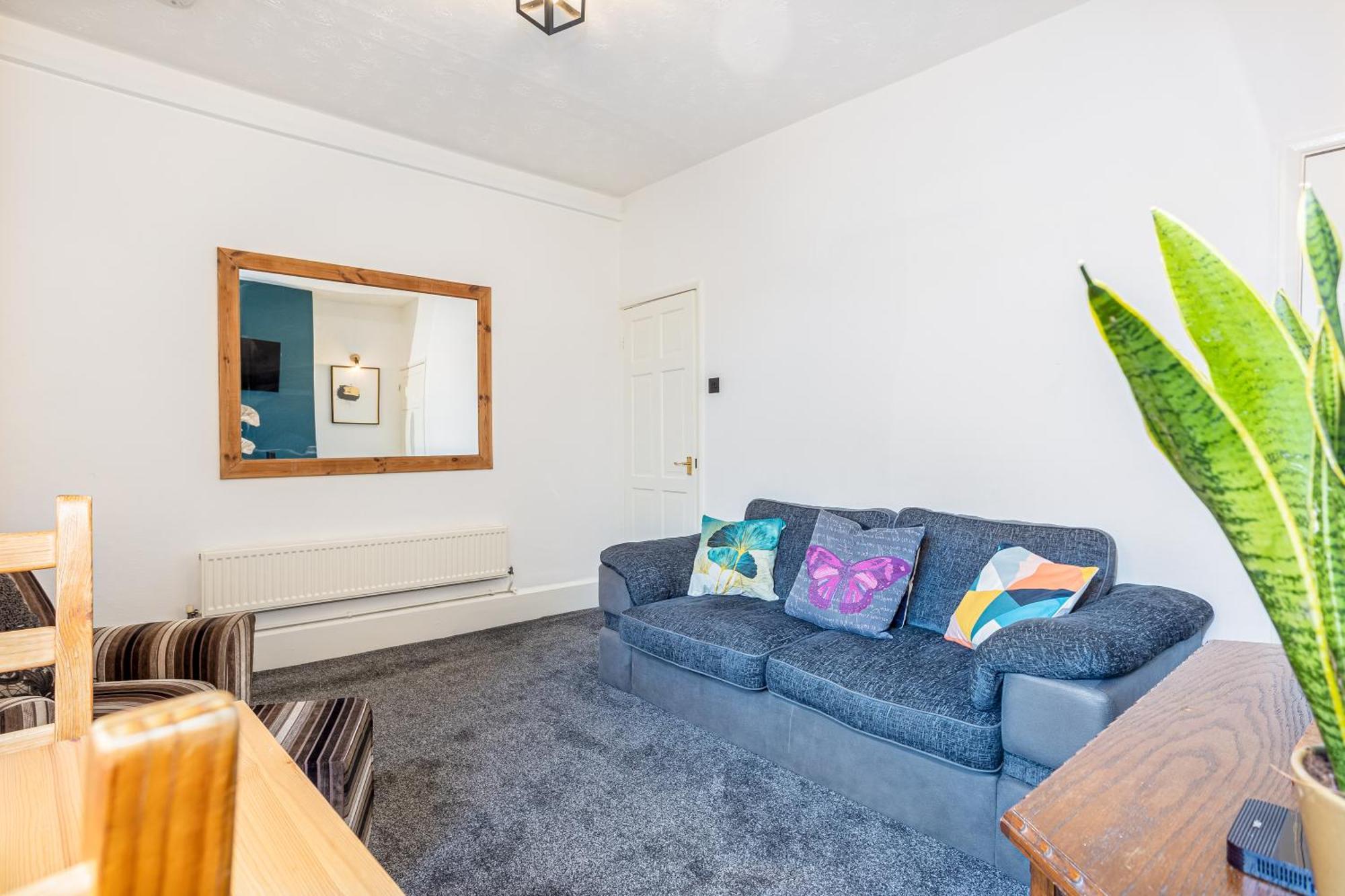 Holiday home Coronation House By Yourstays - 3 Bedroom House In Newcastle-under-lyme *